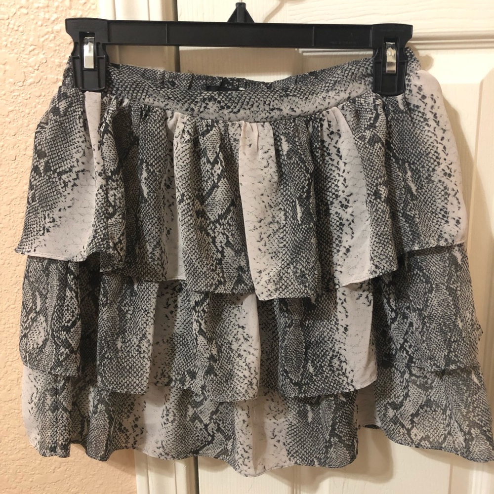 H&M snake print skirt size 4 BNWT